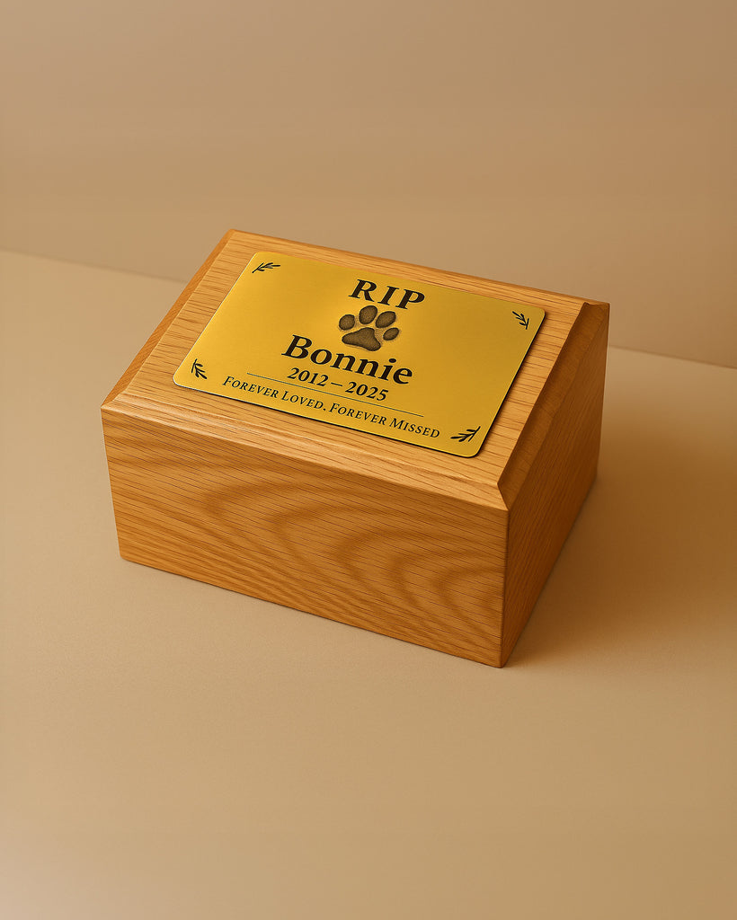 Laurel of Remembrance Oak Urn